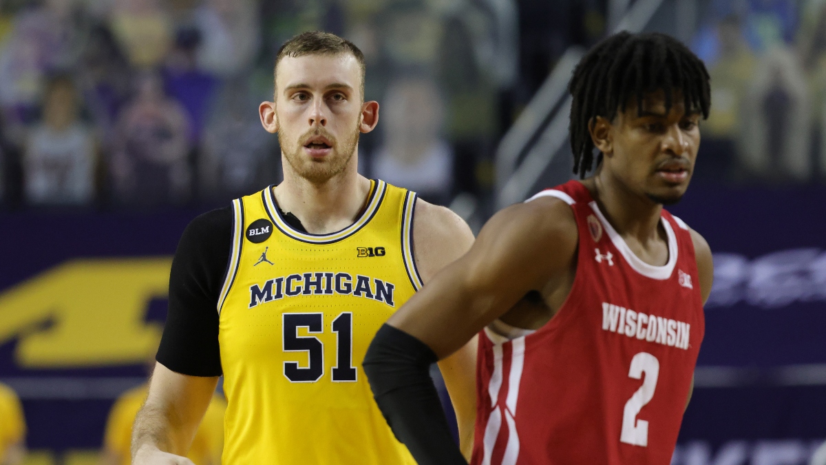 Michigan vs. Wisconsin Odds & PRO Report: Sharps, Experts Agree on Sunday’s Spread article feature image