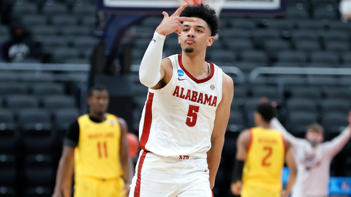 Alabama vs. Memphis Odds, Picks, Predictions: Road Favorite is the Pick (Tuesday, Dec. 14) article feature image