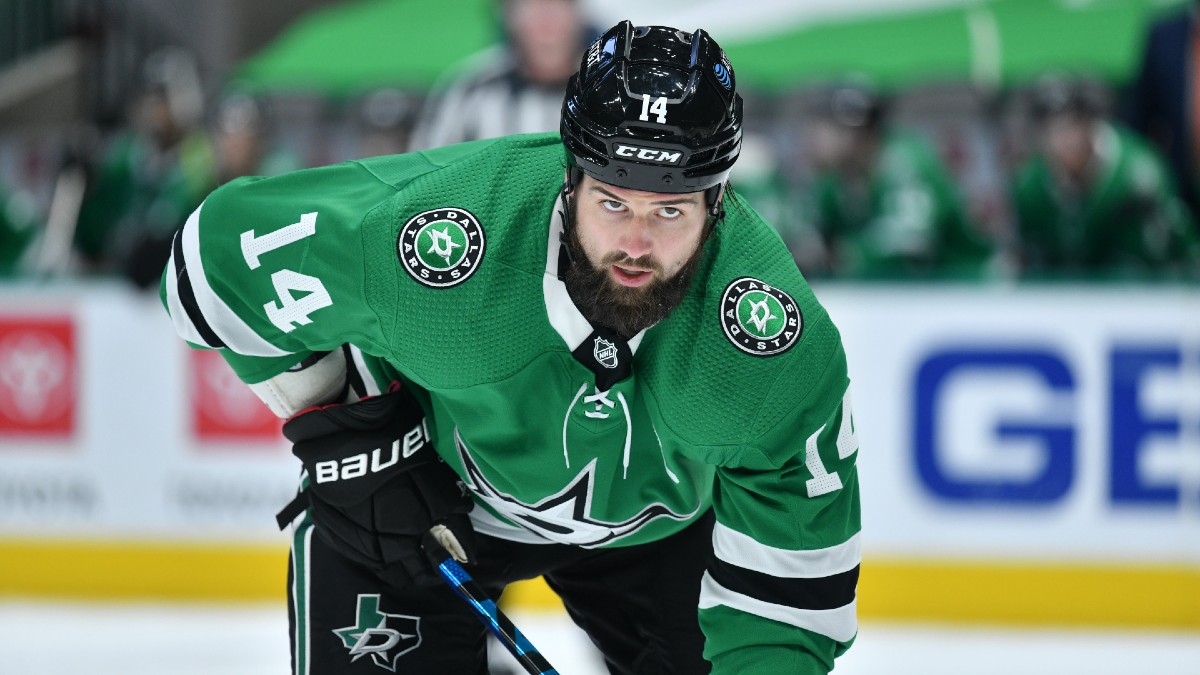 Blackhawks vs. Stars NHL Odds & Pick: Bet Dallas As a Short Favorite (Tuesday, March 9) article feature image