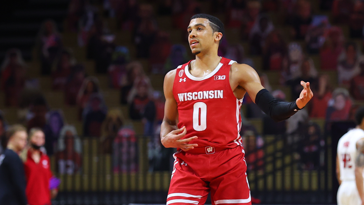 North Carolina vs. Wisconsin Betting Odds: Analysis, Prediction & Betting Pick For 2021 NCAA Tournament article feature image
