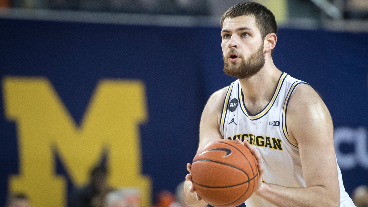 College Basketball Betitng Odds & Picks for Michigan vs. Illinois: Back Wolverines at Big Number (March 2) article feature image