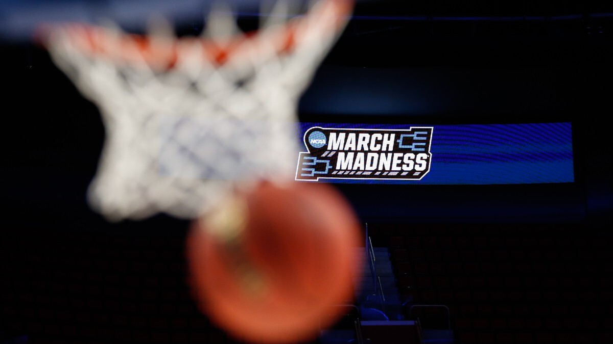 NCAA Tournament 2021 Bracket Picks & Predictions: Betting Analysis For Every First-Round Game article feature image