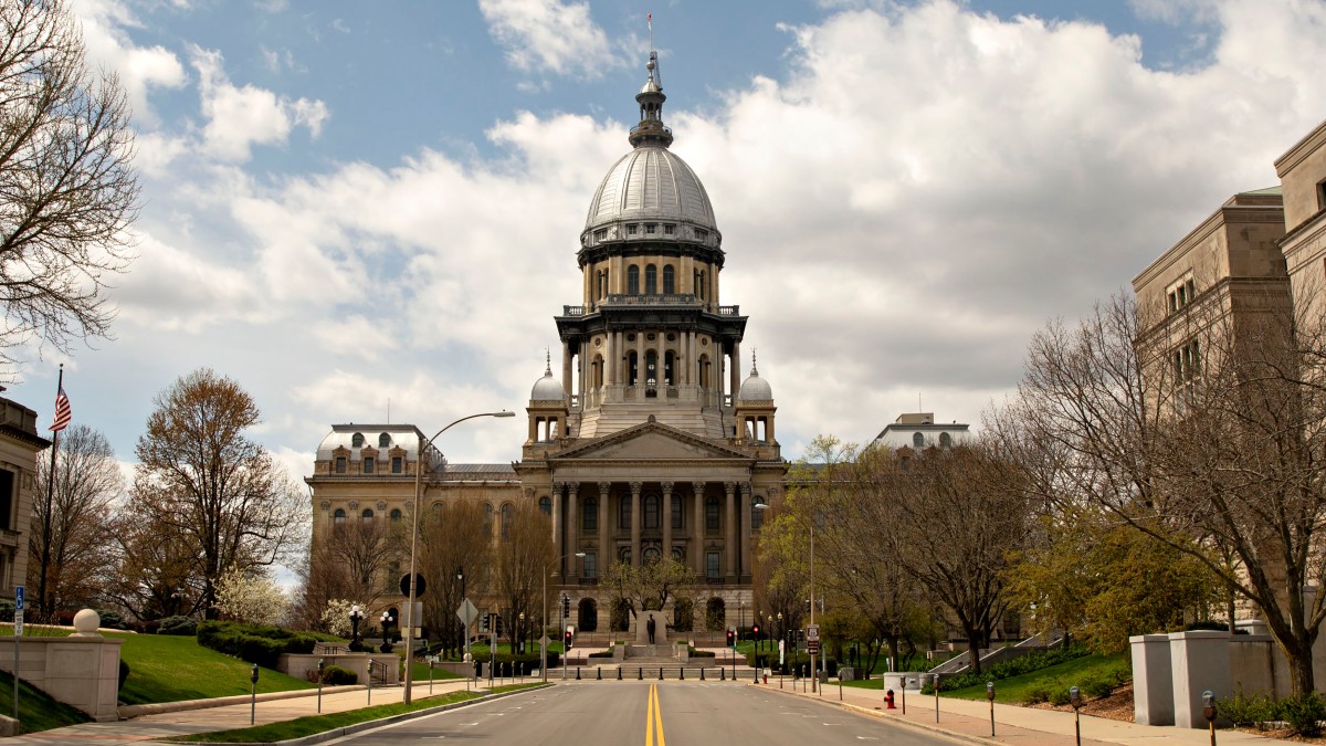 Illinois Sports Betting: Lawmakers Submit Two Bills That Would Update the Existing Sports Wagering Act article feature image