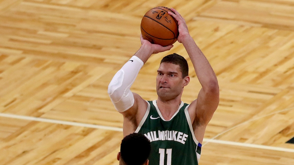 NBA Player Prop Bets & Picks: 3 Best Plays for Monday’s Slate, Including Brook Lopez and Kevin Love (April 19) article feature image