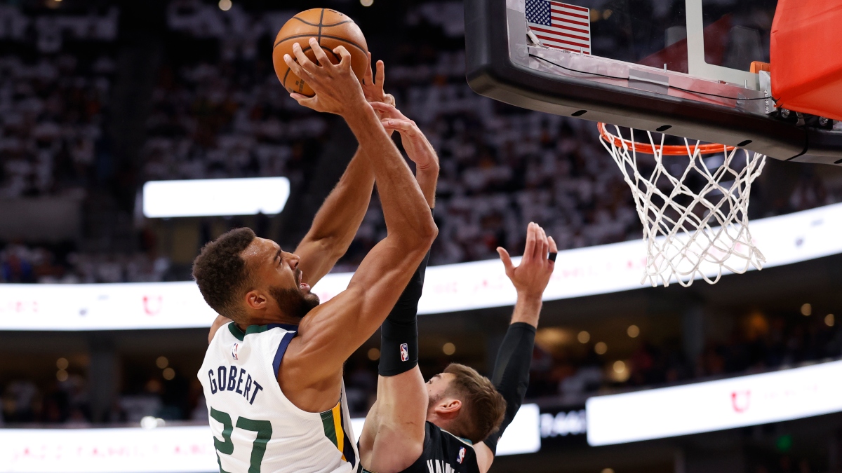 NBA Odds, Predictions & Picks For Wednesday’s Playoff Games: Hawks vs. Knicks & Grizzlies vs. Jazz (May 26) article feature image