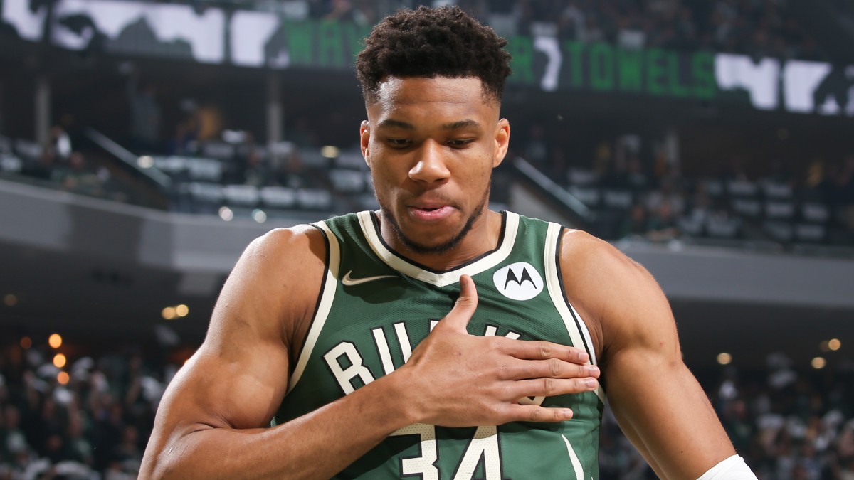 Bucks vs. Hawks Odds, Promo: Bet $25, Win $125 if Giannis Scores a Point! article feature image