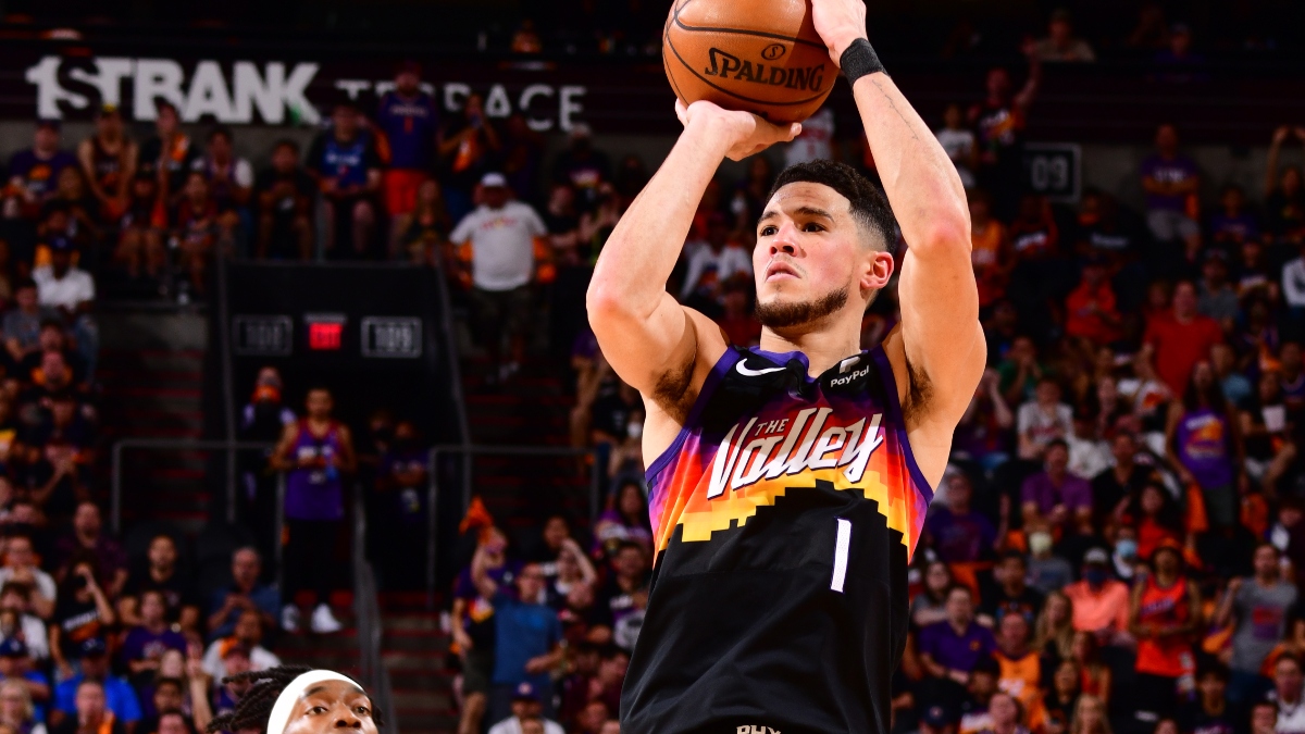 Suns vs. Bucks Betting Odds, Promo: Bet $25, Win $125 if Devin Booker Scores article feature image