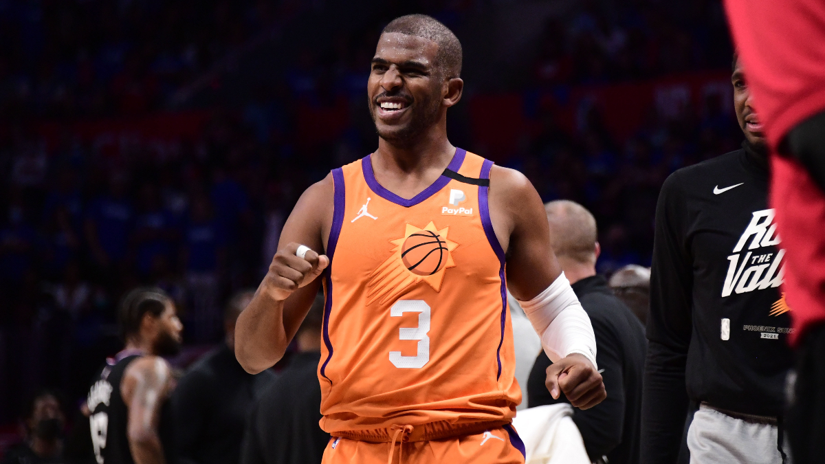 Suns vs. Clippers Odds, Pick & Preview: Phoenix Offense Will Pick Apart Los Angeles article feature image