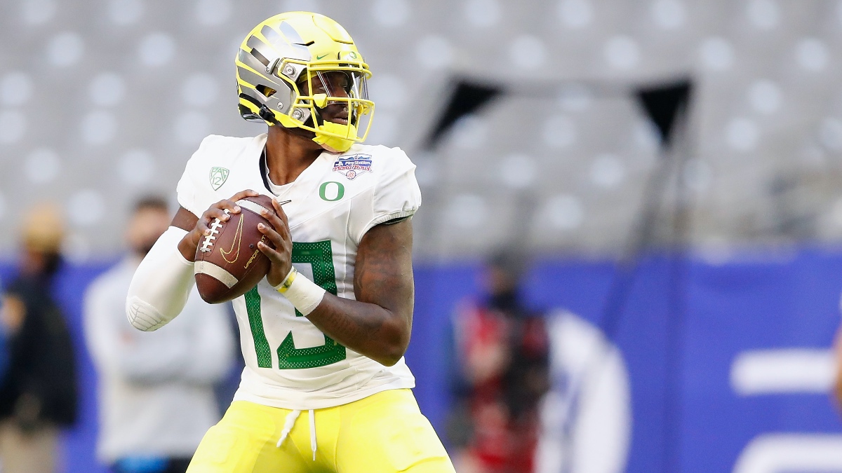 Fresno State vs. Oregon College Football Odds & Picks: Bulldogs Have Value as Week 1 Road Underdogs (Sept. 4) article feature image