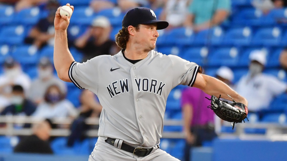 Monday MLB Odds, Picks, Predictions: Angels vs. Yankees Betting Preview (Aug. 16) article feature image
