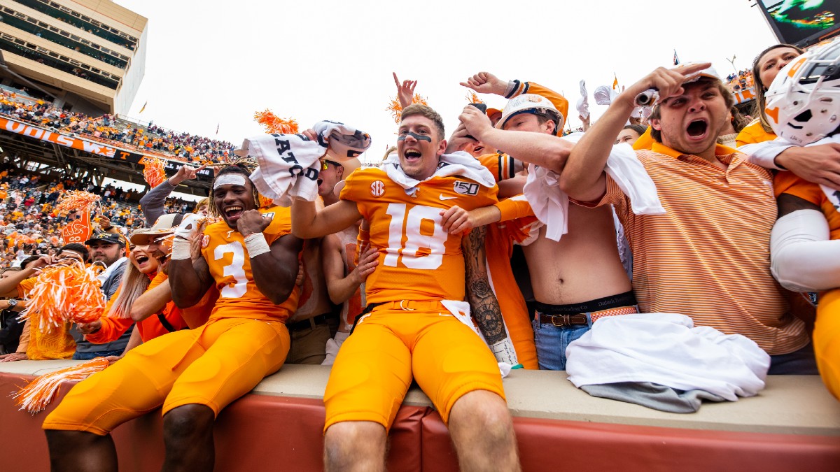 Which College Football Team Sees Biggest Boost From Home-Field Advantage? article feature image