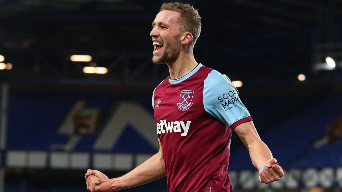 Premier League Odds & Pick for West Ham United vs. Manchester United: Hammers Can Top Visiting Man U article feature image