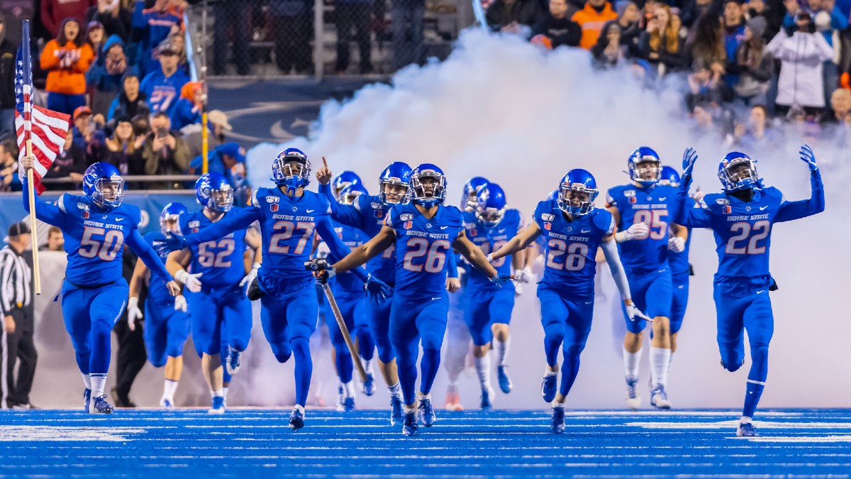 College Football Odds & Pick for Oklahoma State vs. Boise State: Can Broncos Protect Blue Turf in Week 3? (Sept. 18) article feature image
