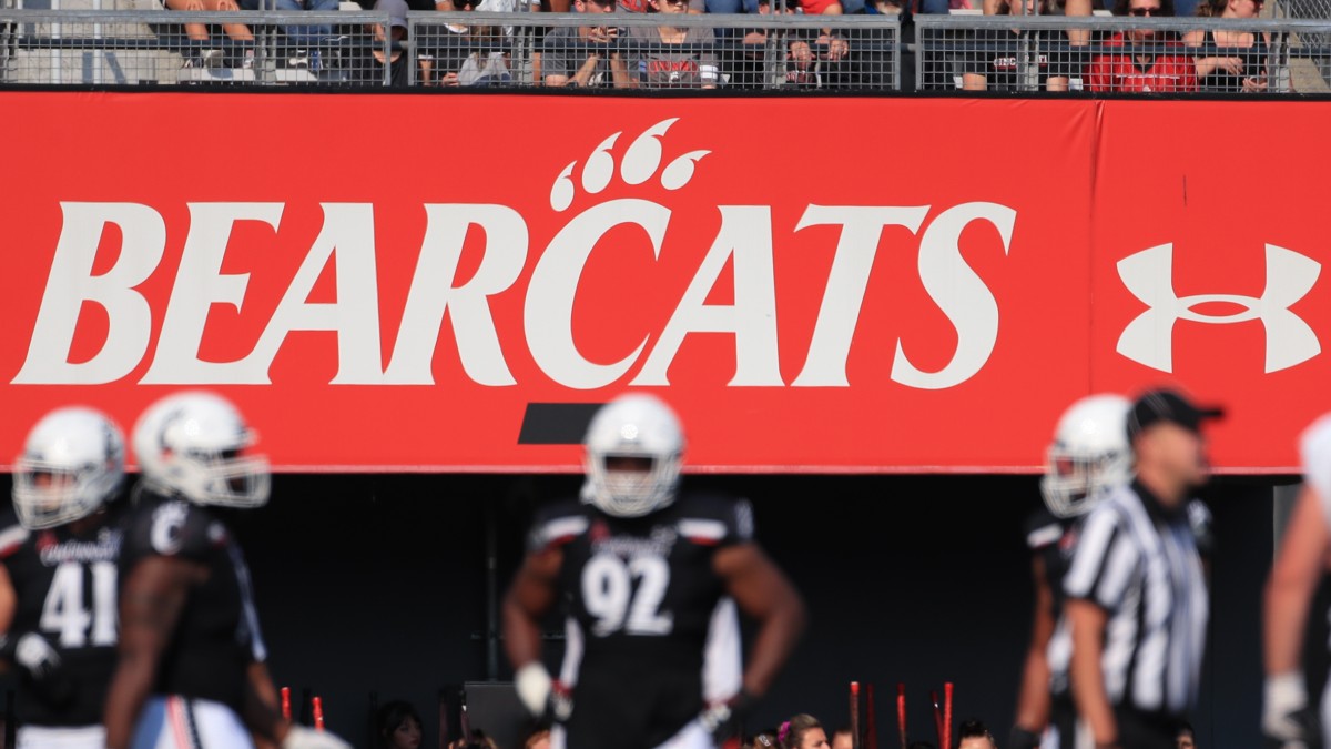 College Football Roundtable: Making Sense of the Big Ten, Cincinnati & More Image