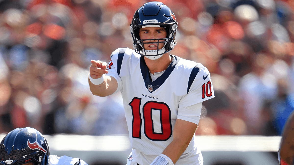 Who is Davis Mills? 3 Things to Know About Texans New Starting QB article feature image