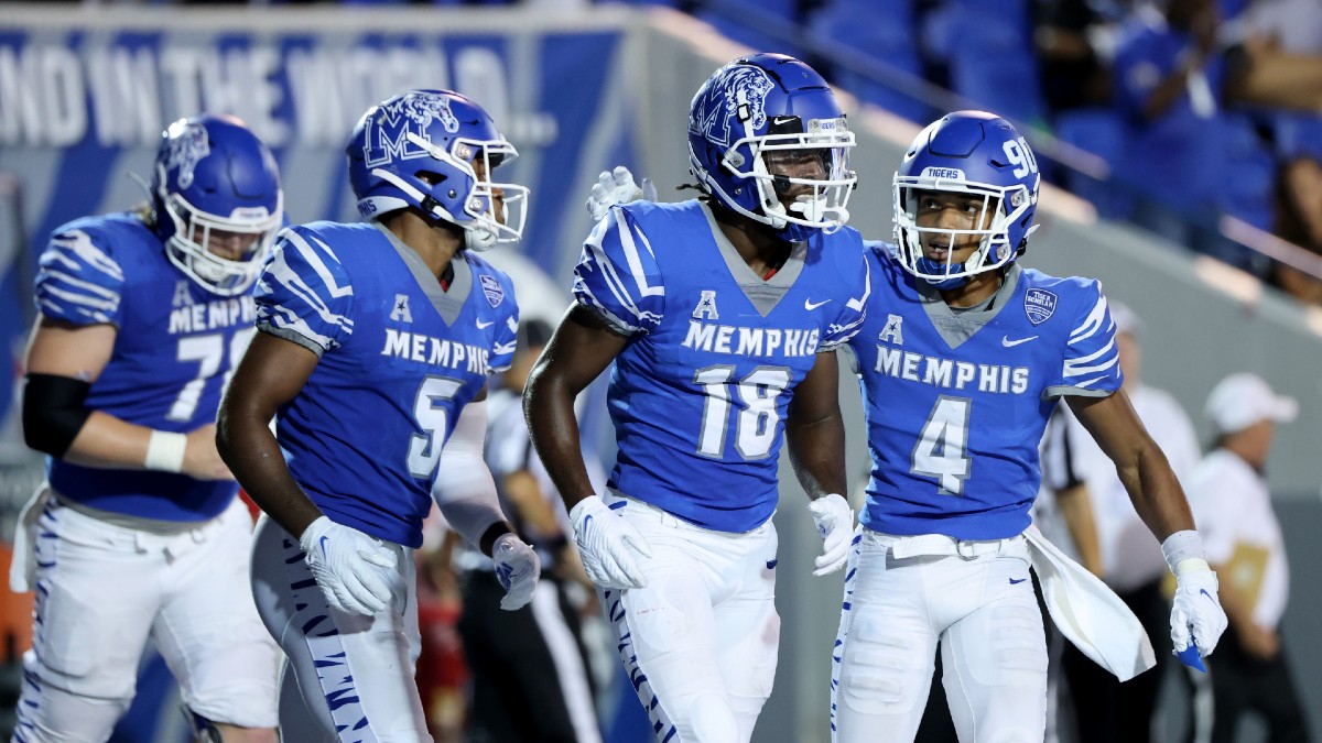 Week 3 College Football Group of 5 Parlay: Our Top Picks, Featuring Cincinnati, Iowa & Memphis (Sept. 18) article feature image