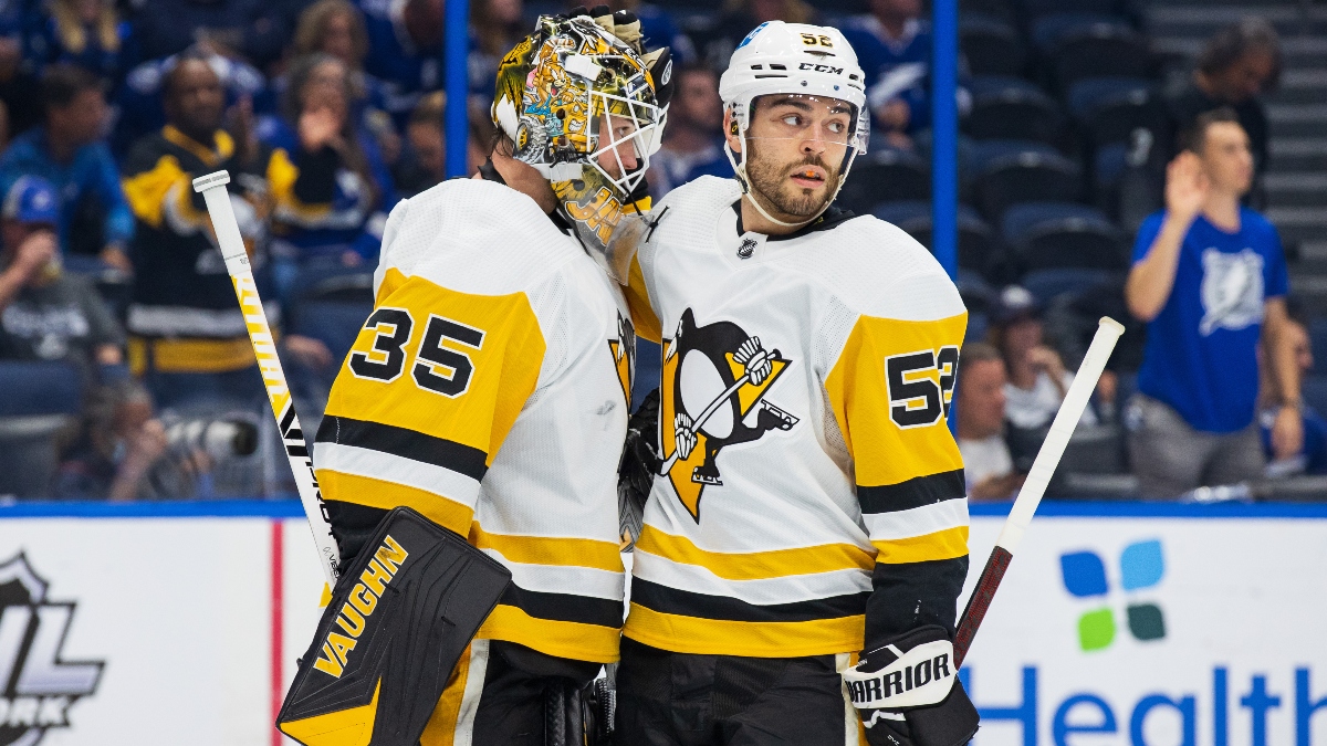 Saturday NHL Odds, Picks, Predictions: Blackhawks vs. Penguins Betting Preview (Oct. 16) article feature image