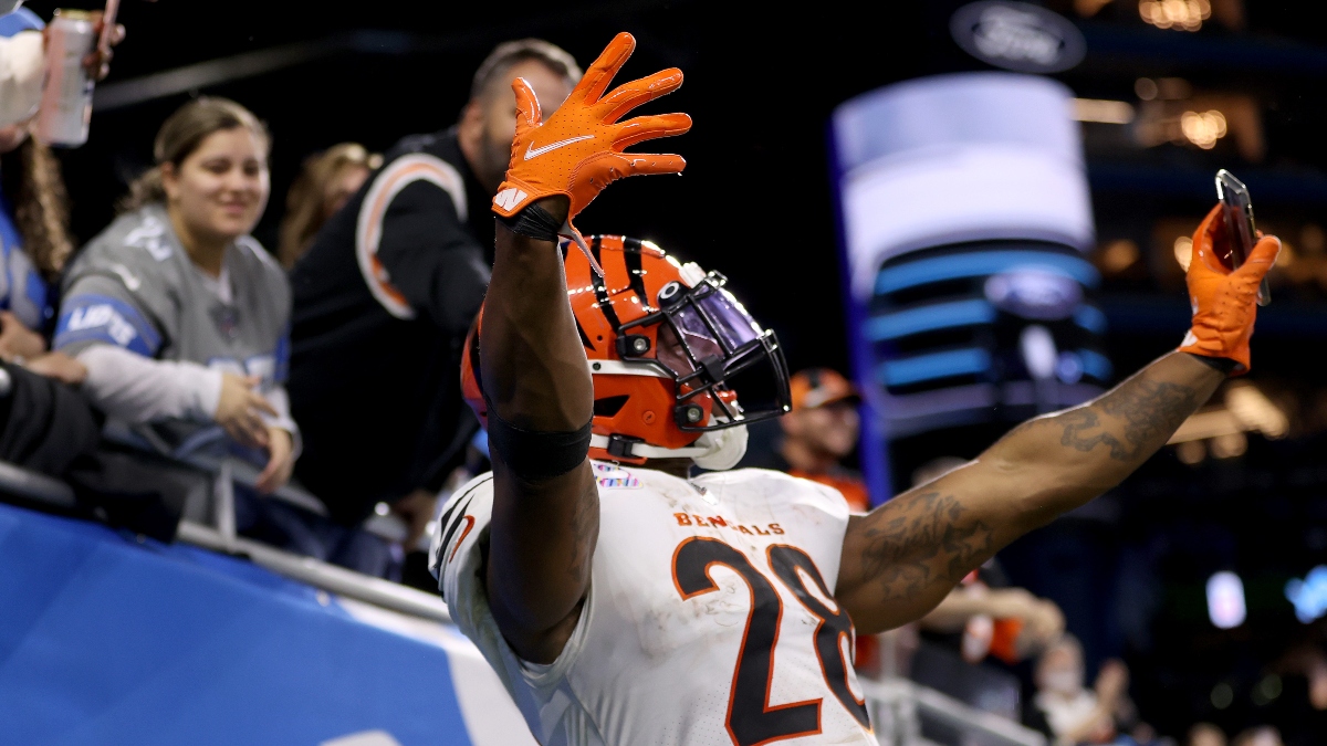 9 NFL Props To Bet On Sunday: Joe Mixon, James Conner, Jamaal Williams, More Player Prop Picks For Week 7 article feature image