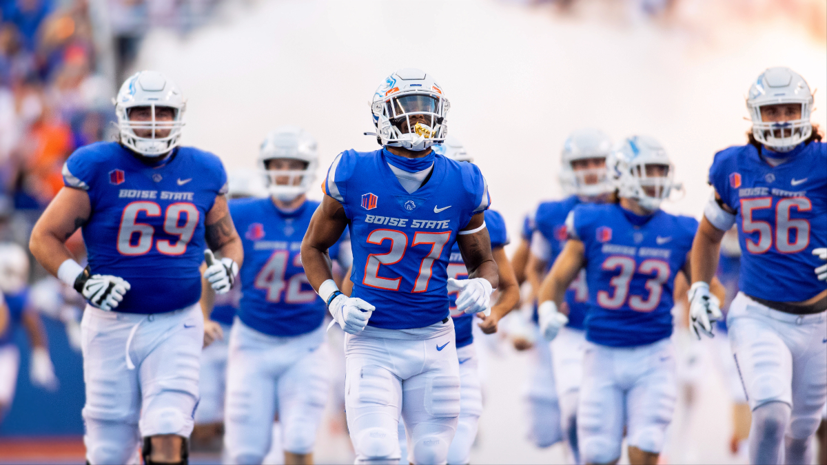 Friday College Football Odds, Predictions, Picks: Our Favorite Bets for Wyoming vs. Boise State & Cincinnati vs. USF (Nov. 12) article feature image