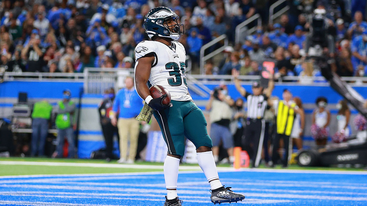 How To Target Boston Scott On Fantasy Waiver Wire: How Much FAAB To Bid To Roster Eagles RB In Week 9 article feature image