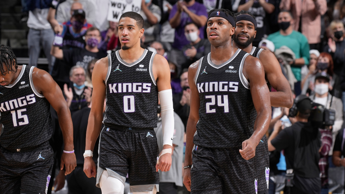 Friday NBA Betting Odds & Picks: Our Staff’s Favorite Plays for Clippers vs. Pelicans, Raptors vs. Kings article feature image