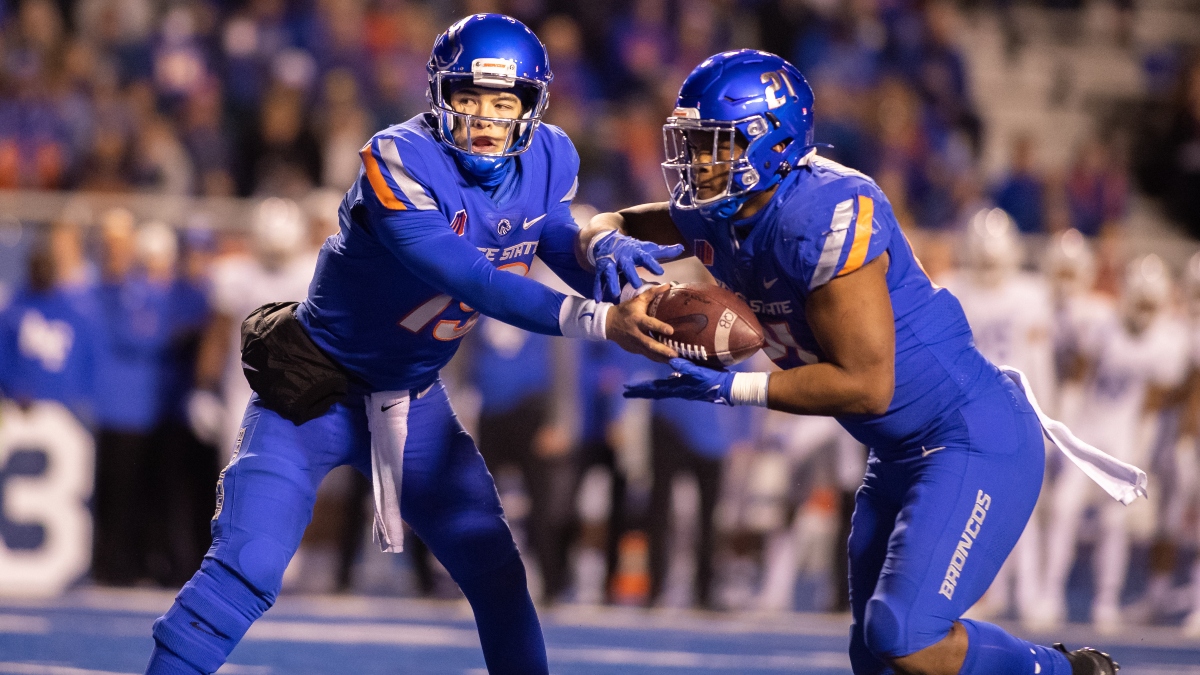 Friday College Football Predictions & Picks: Cincinnati vs. South Florida, Wyoming vs. Boise State Betting Model Edges article feature image