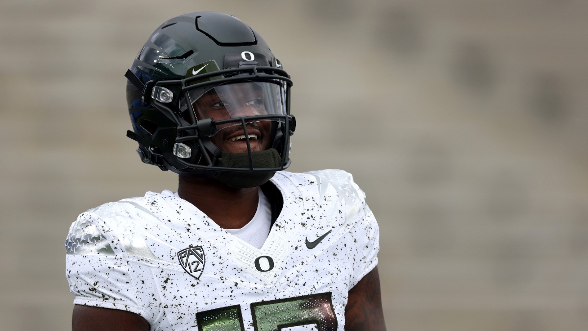 College Football Odds, Picks, Predictions for Oregon vs. Washington: How to Bet This Pac-12 Matchup article feature image