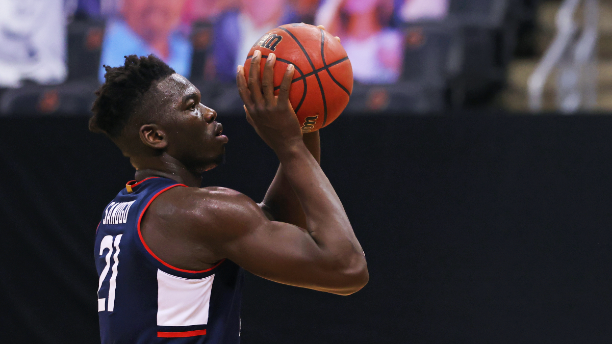 Michigan State vs. UConn Odds & Picks for Battle 4 Atlantis Semifinals: Betting Value on Huskies as Point Spread Swells and Over/Under Falls article feature image