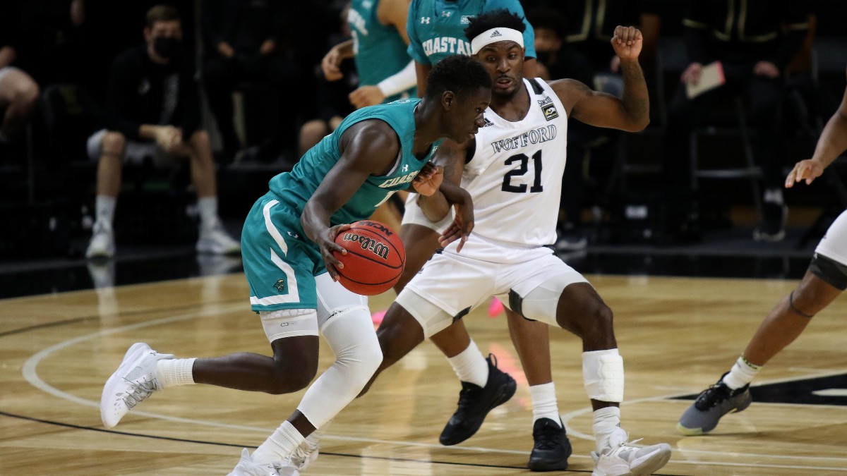 Monday College Basketball Odds, Picks, Predictions: 3 Totals Receiving Sharp Action article feature image