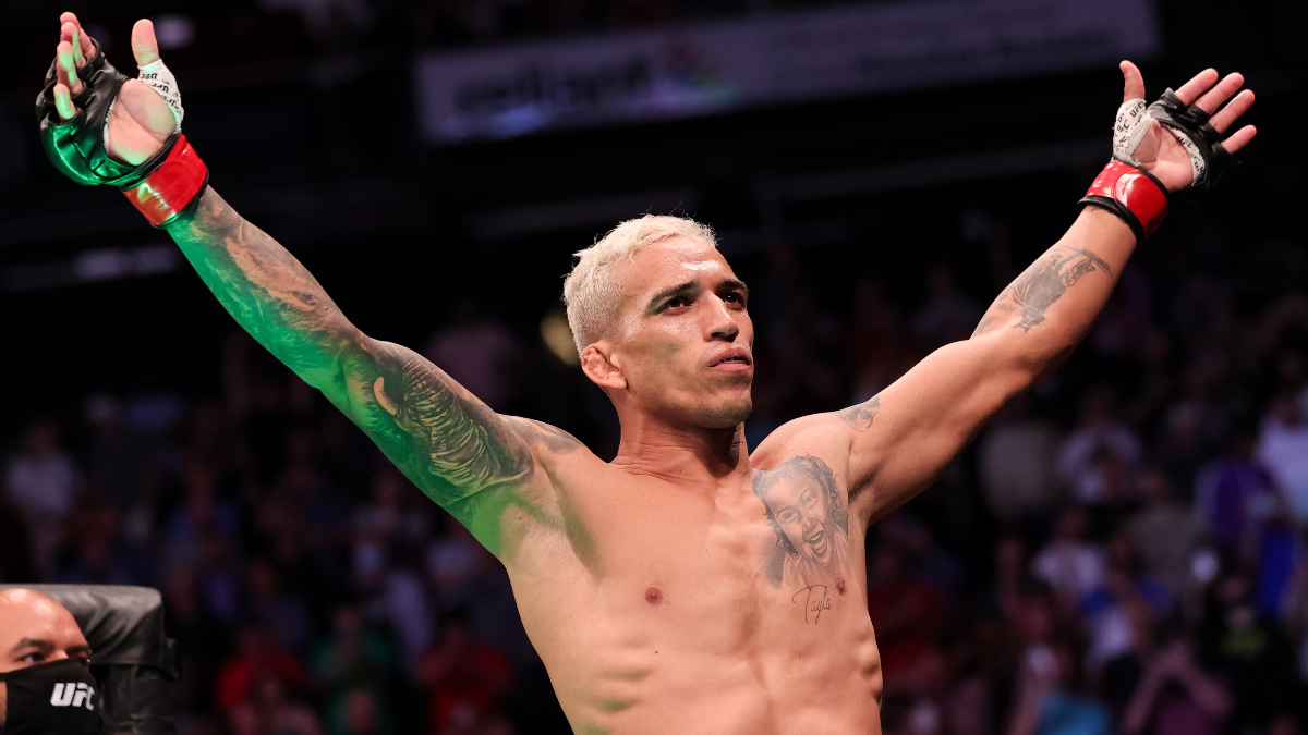 Charles Oliveira vs. Dustin Poirier UFC 269 Odds, Pick & Prediction: How to Find Value in Main Event (Saturday, December 11) article feature image