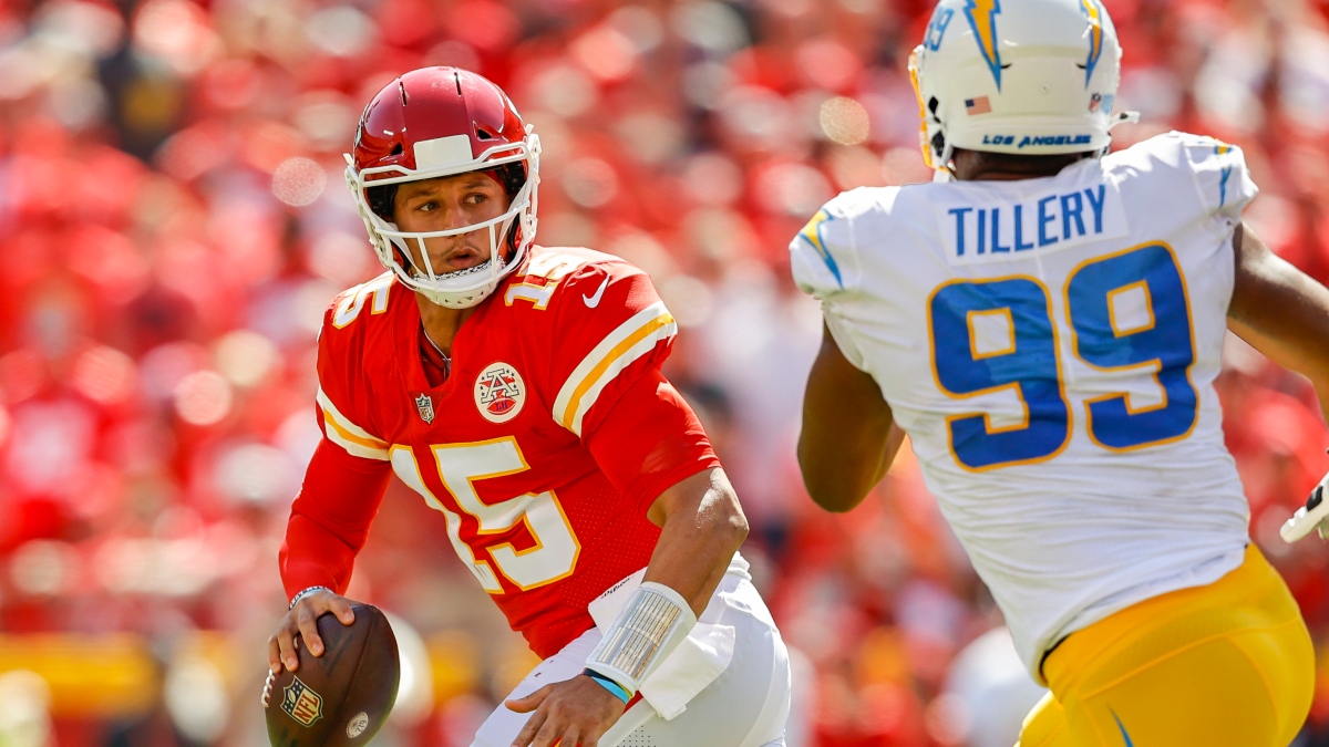 NFL Playoff Picture Predictions: How Chiefs vs. Chargers Could Impact Race for AFC West and No. 1 Seed article feature image