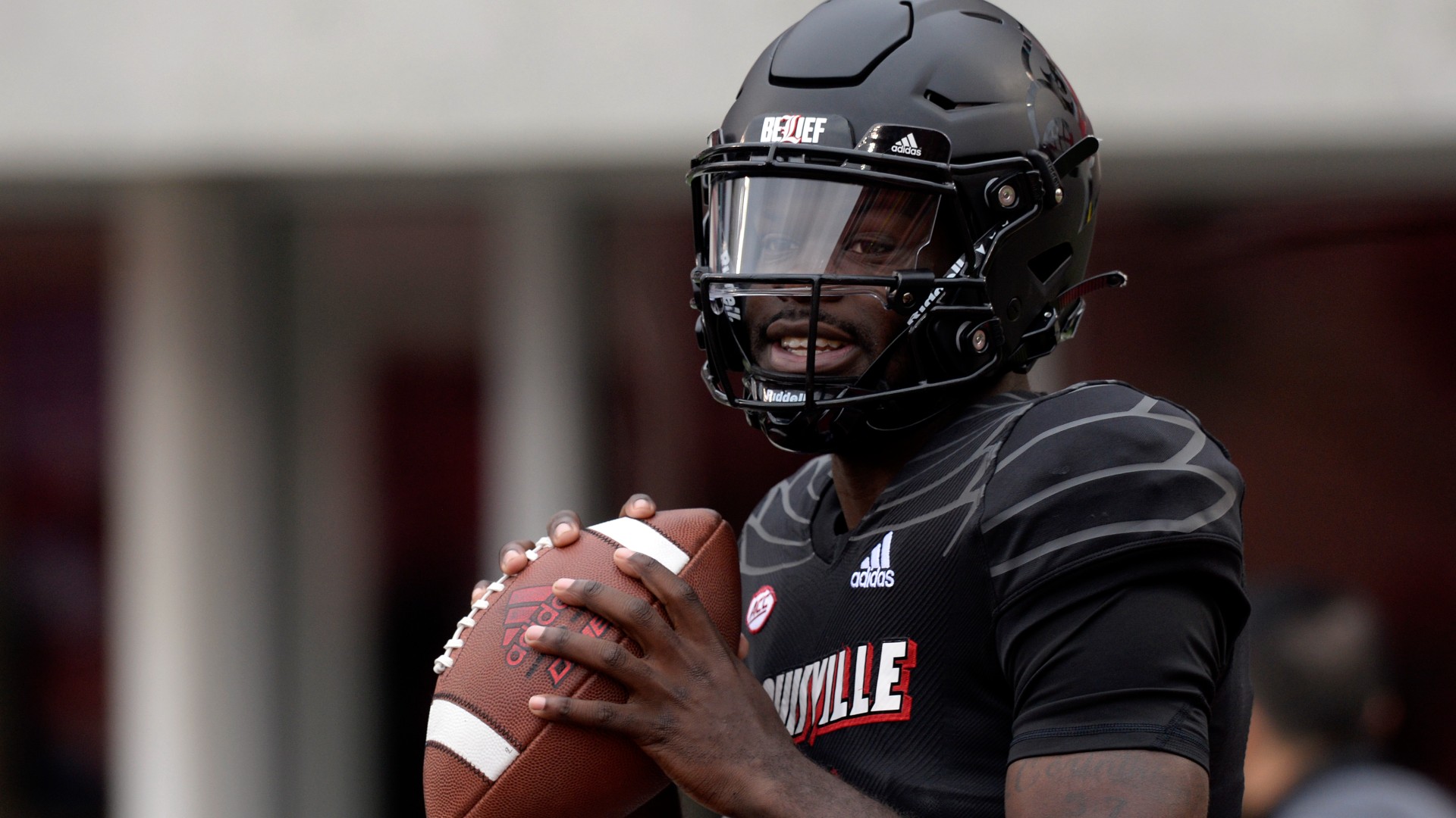 College Football Betting Trends Week 1: Louisville vs. Syracuse, FAU vs. Ohio Lead Most Popular Bets article feature image