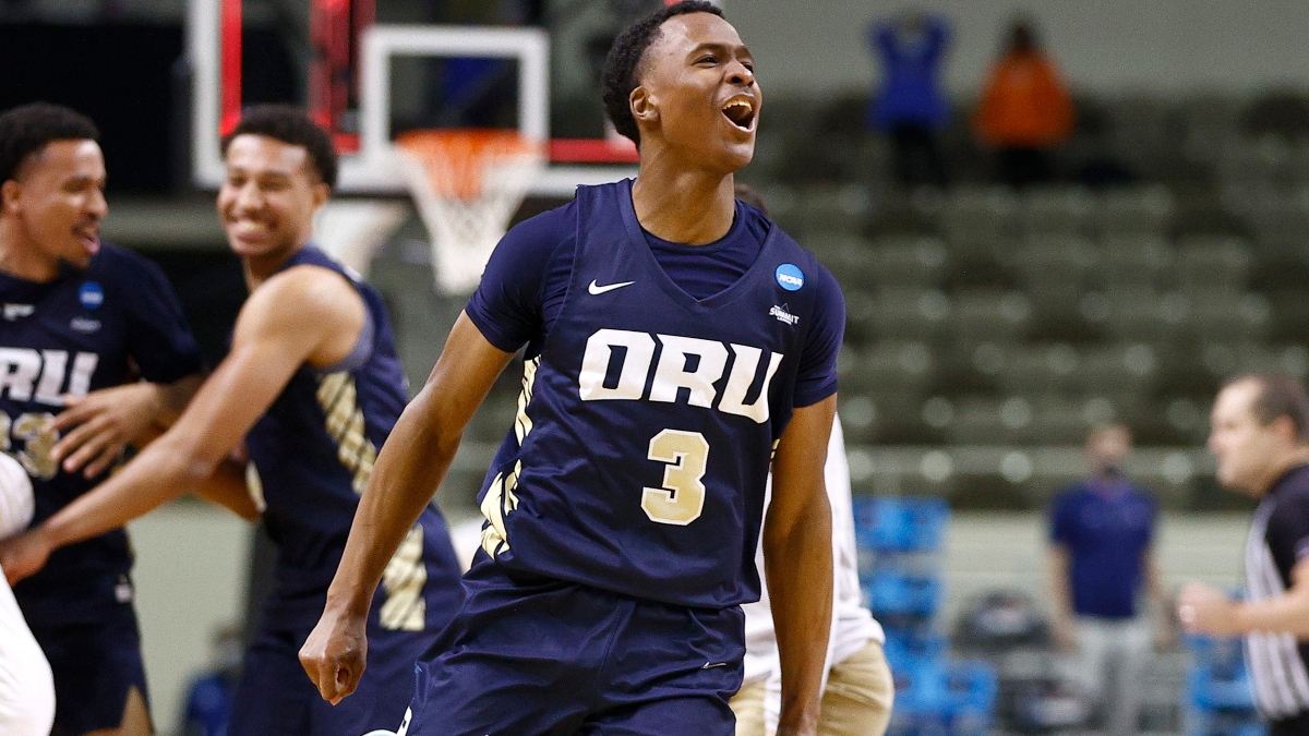 Oral Roberts vs. South Dakota Odds, Pick, Prediction: Grab Your Popcorn, Bet the Over (Wednesday, Dec. 22) article feature image