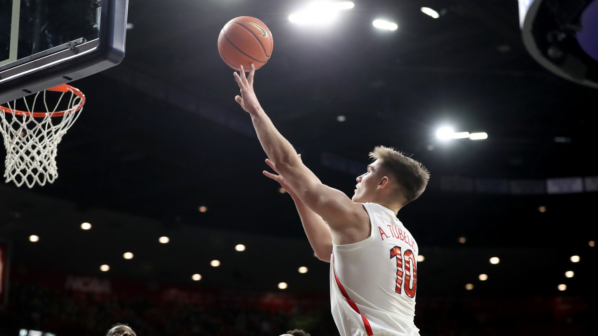 Arizona vs. Stanford College Basketball Odds, Picks, Predictions: Why the Value Lies on O/U (Thursday, Jan. 20) article feature image
