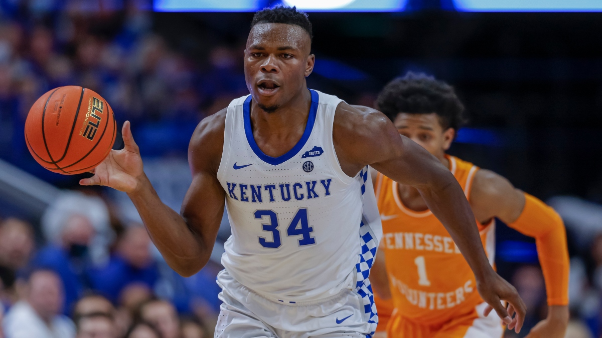 College Basketball Betting System Picks for Kentucky vs. Kansas: Saturday’s Historically-Profitable Trend article feature image