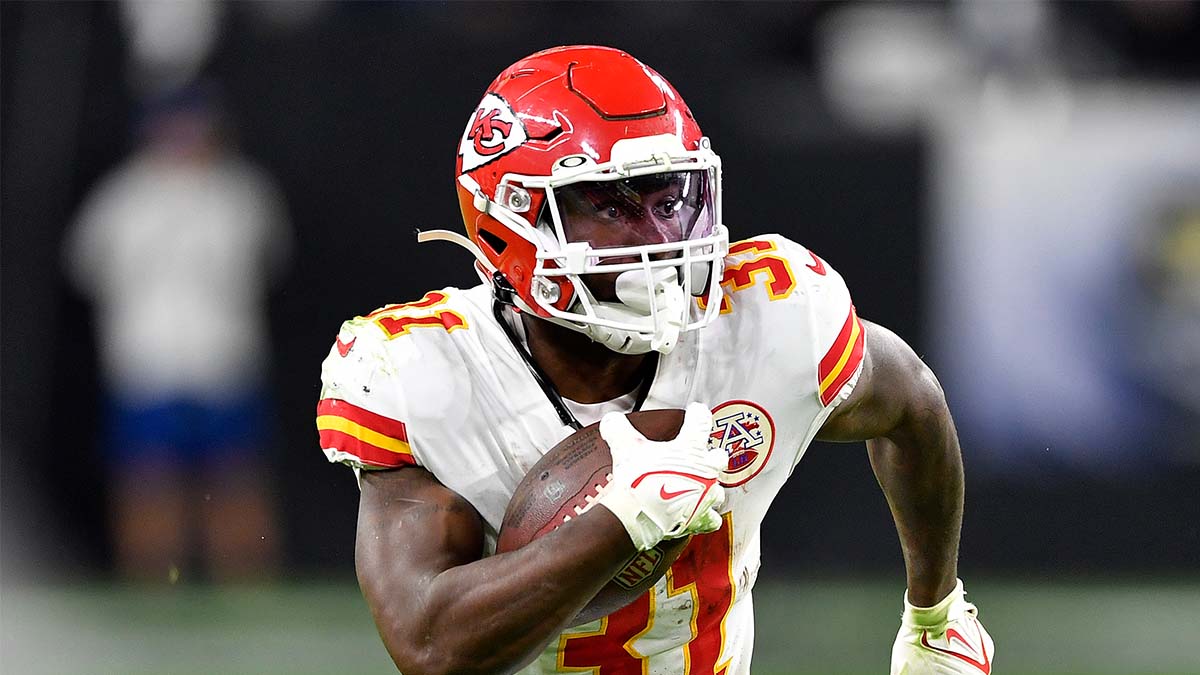 Darrel Williams Fantasy Football Rankings: Chiefs Running Back Clyde Edwards-Helaire Ruled OUT vs. Bengals article feature image