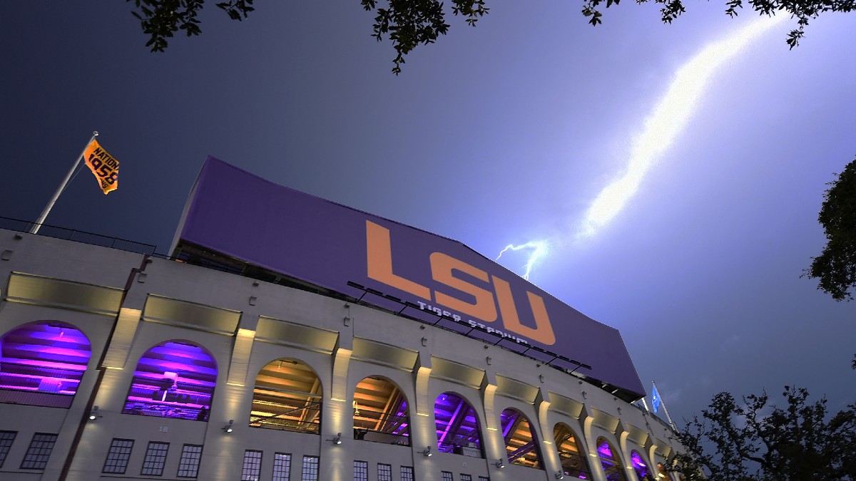 College Football Win Totals: How to Bet LSU Futures After Brian Kelly’s Hire & Transfer Portal Activity article feature image