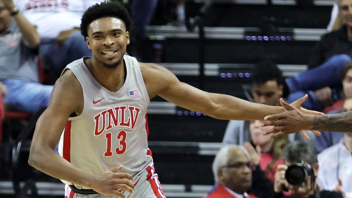 College Basketball Odds, Picks, Projections: 4 Games with Smart Money, Including Michigan State vs. Iowa, UNLV vs. Nevada (Feb. 22) article feature image