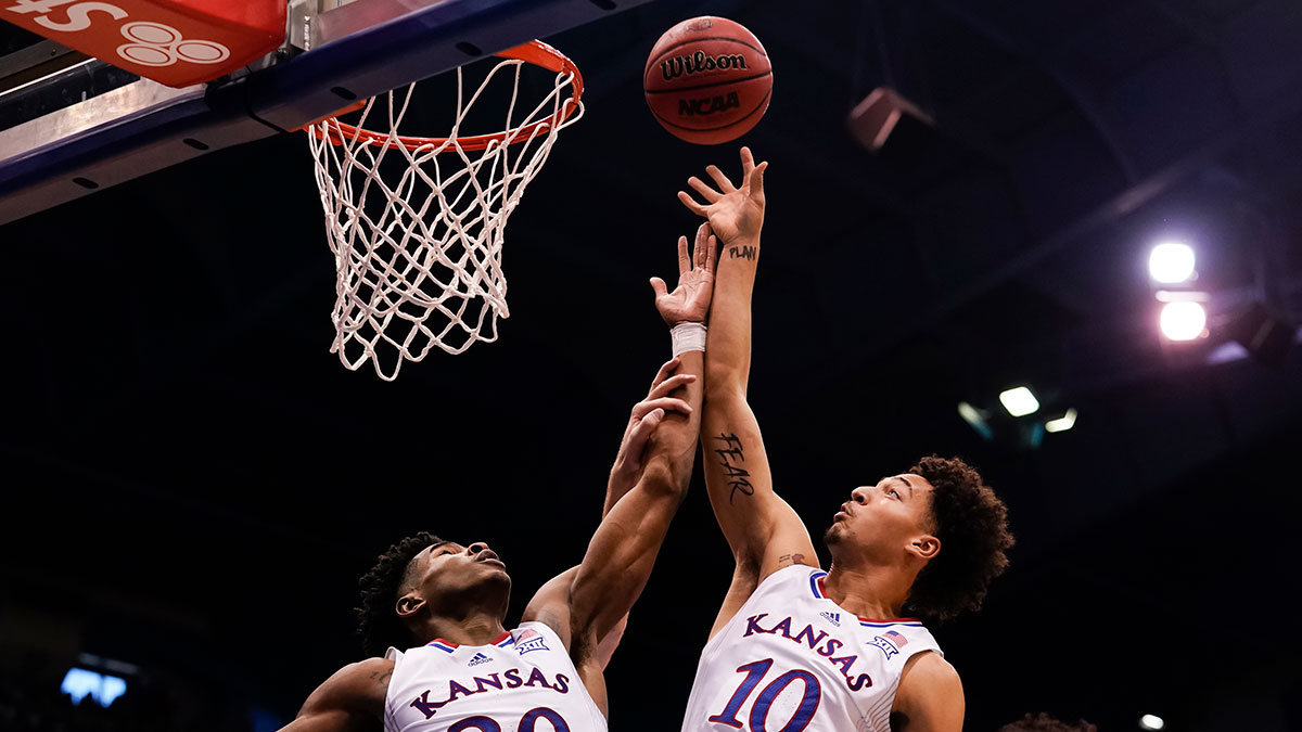 Kansas vs. West Virginia College Basketball Odds, Picks, Predictions: How To Bet the Total With Jayhawks Cruising (Saturday, February 19) article feature image