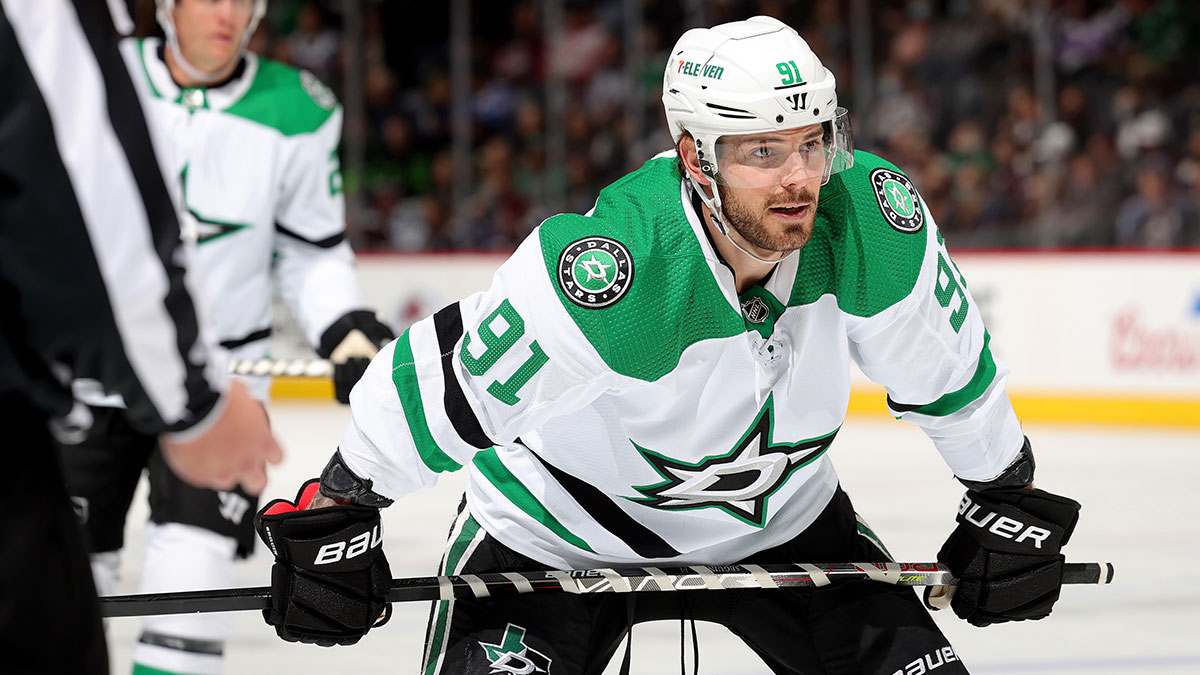 Friday NHL Odds, Picks, Prediction: Dallas Stars vs. Chicago Blackhawks Betting Preview article feature image