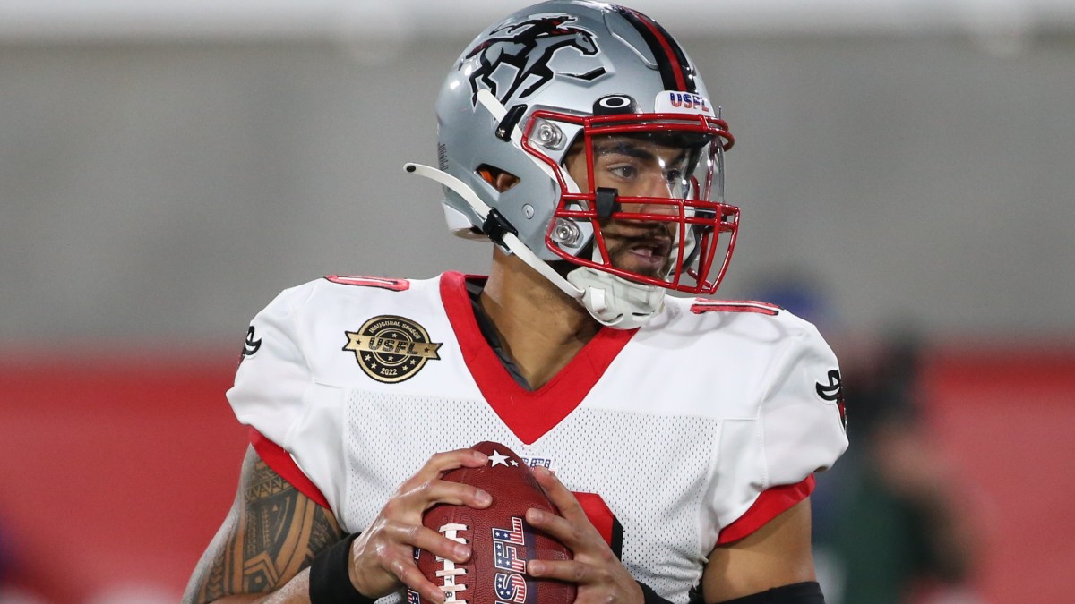 New Jersey Generals quarterback Luis Perez during the inaugural USFL  News Photo - Getty Images