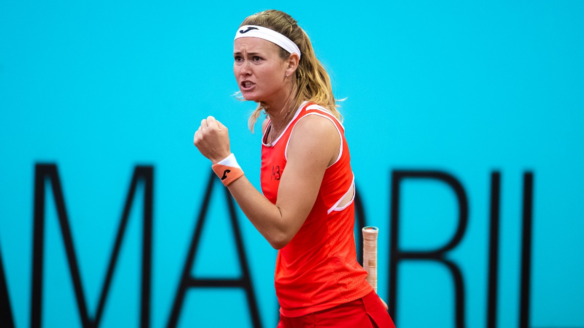 Roland Garros Round 1 Odds & Best Bet: Back Bouzkova to Handle Davis in Paris (May 22) article feature image