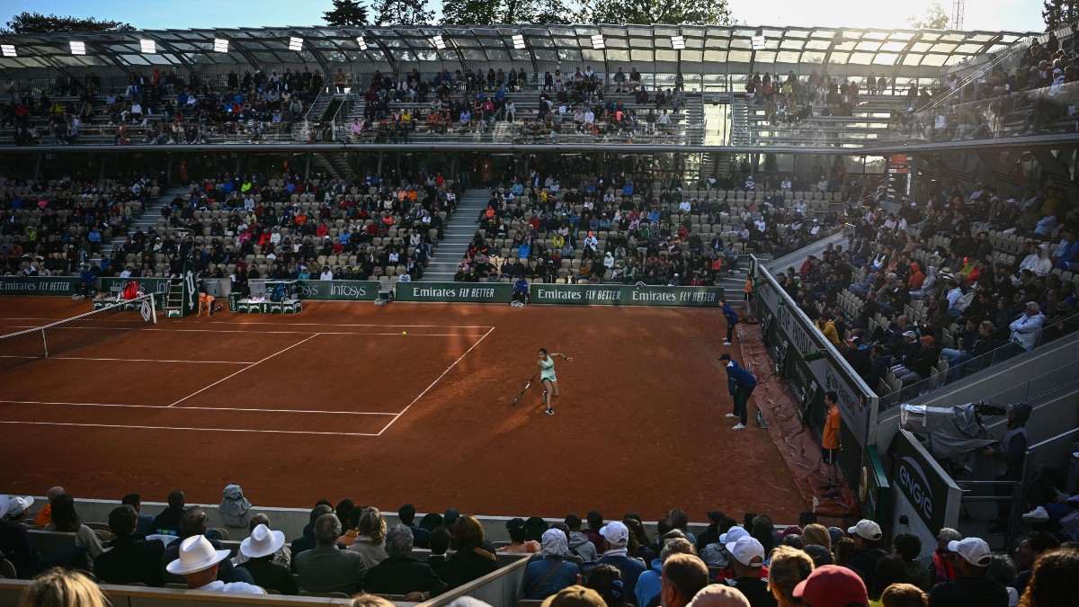 Sunday French Open Picks | Round of 16 Previews, Including Alcaraz vs Musetti article feature image