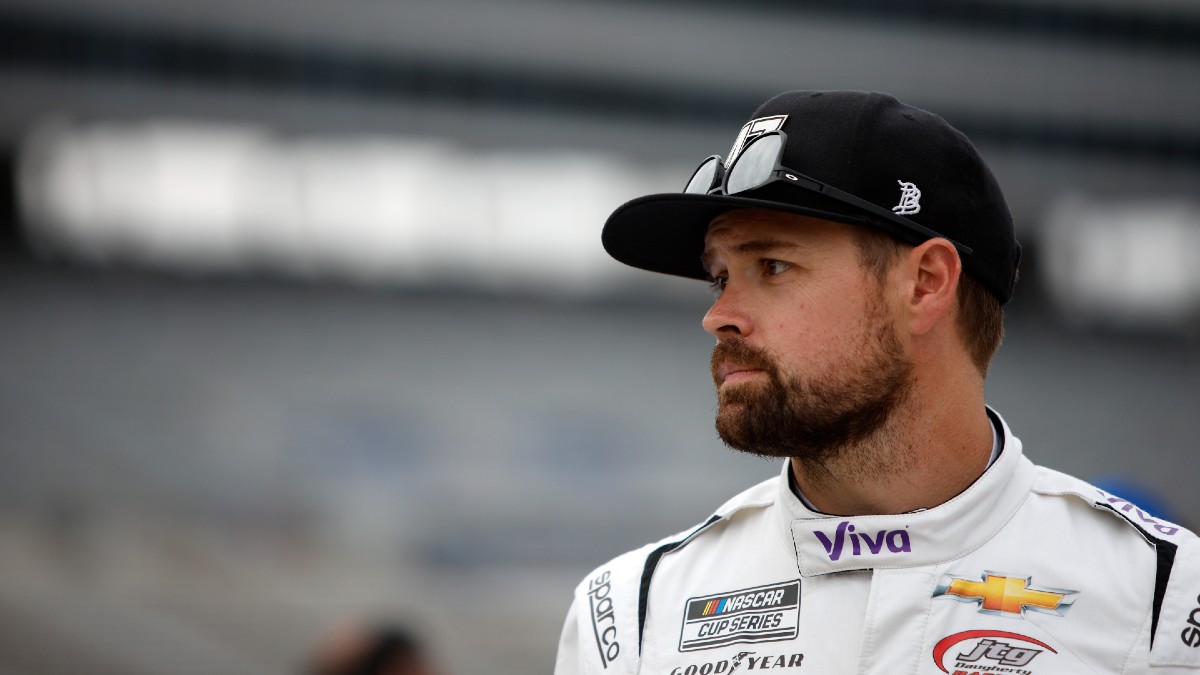 NASCAR Odds, Picks & Predictions for Atlanta: Why to Bet Ricky Stenhouse Jr. in Sunday’s Quaker State 400 article feature image