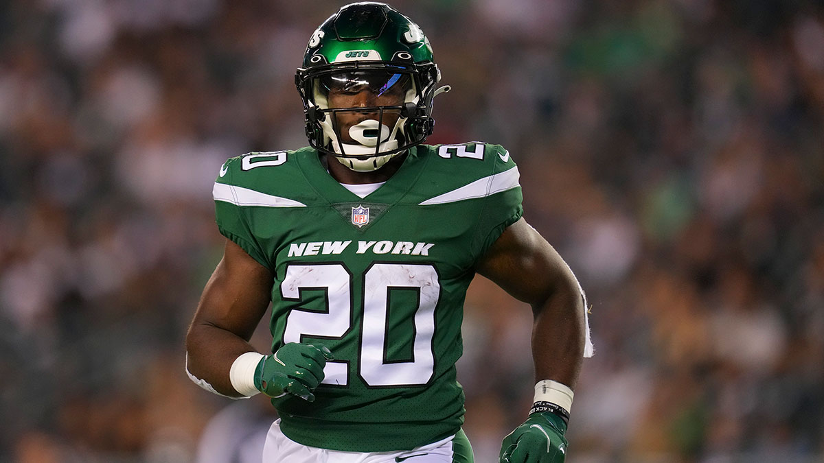 Breece Hall Player Prop for Jets vs Steelers: Expert Is Betting Rookie’s Rushing Attempts Total Thursday Night Football Pick article feature image