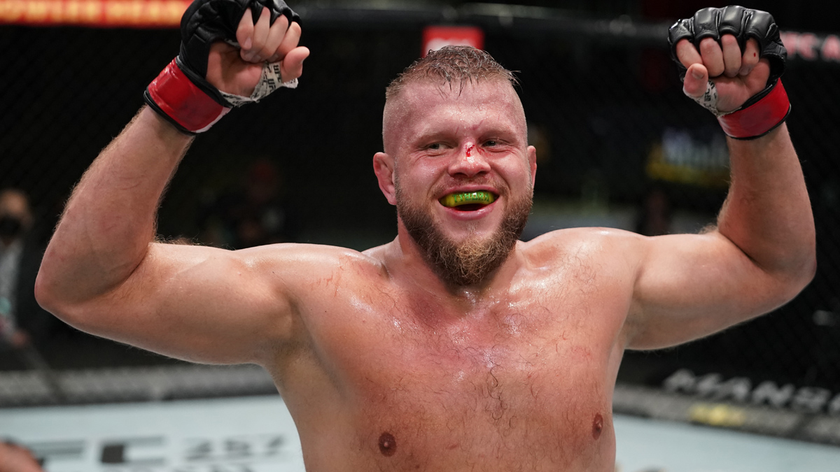 MMA Prop Squad for UFC 278: Our Top Picks Include +3500 Round Prop, +800 KO Prop article feature image