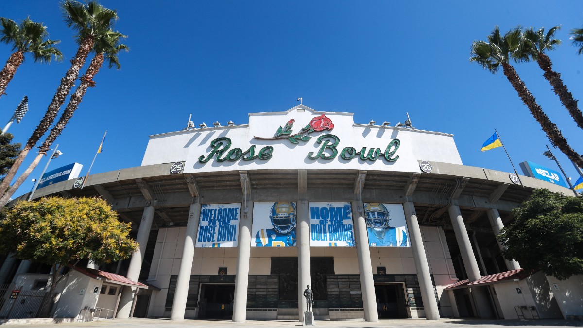 College Bowl Game Odds, Spreads, Picks & Predictions 2022-23