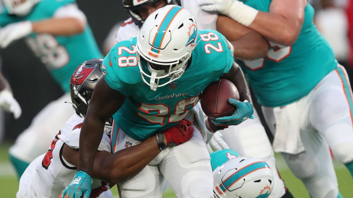 Chase Edmonds, Raheem Mostert Fantasy Football Rankings: How Sony Michel’s Release Affects Dolphins Running Backs article feature image