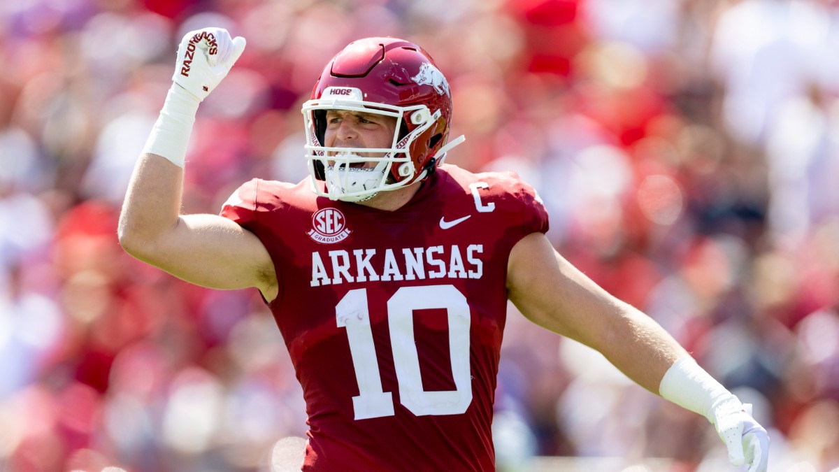 South Carolina vs. Arkansas Odds, Picks: Betting Value on Saturday’s Over/Under article feature image