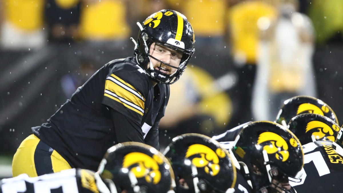 Iowa vs. Rutgers Odds, Picks: Expect Another Low-Scoring Game Involving Hawkeyes article feature image